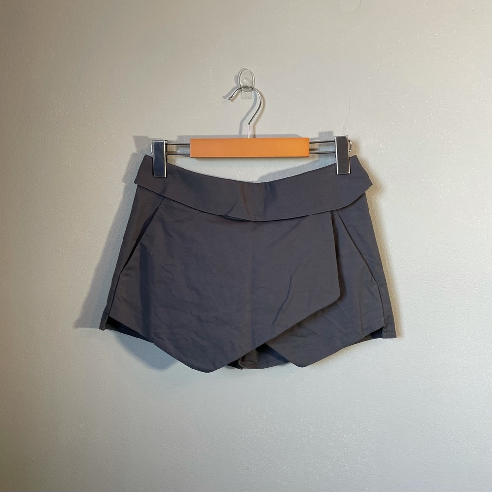 Aritzia Sunday Best Dark grey berkeley shorts 00